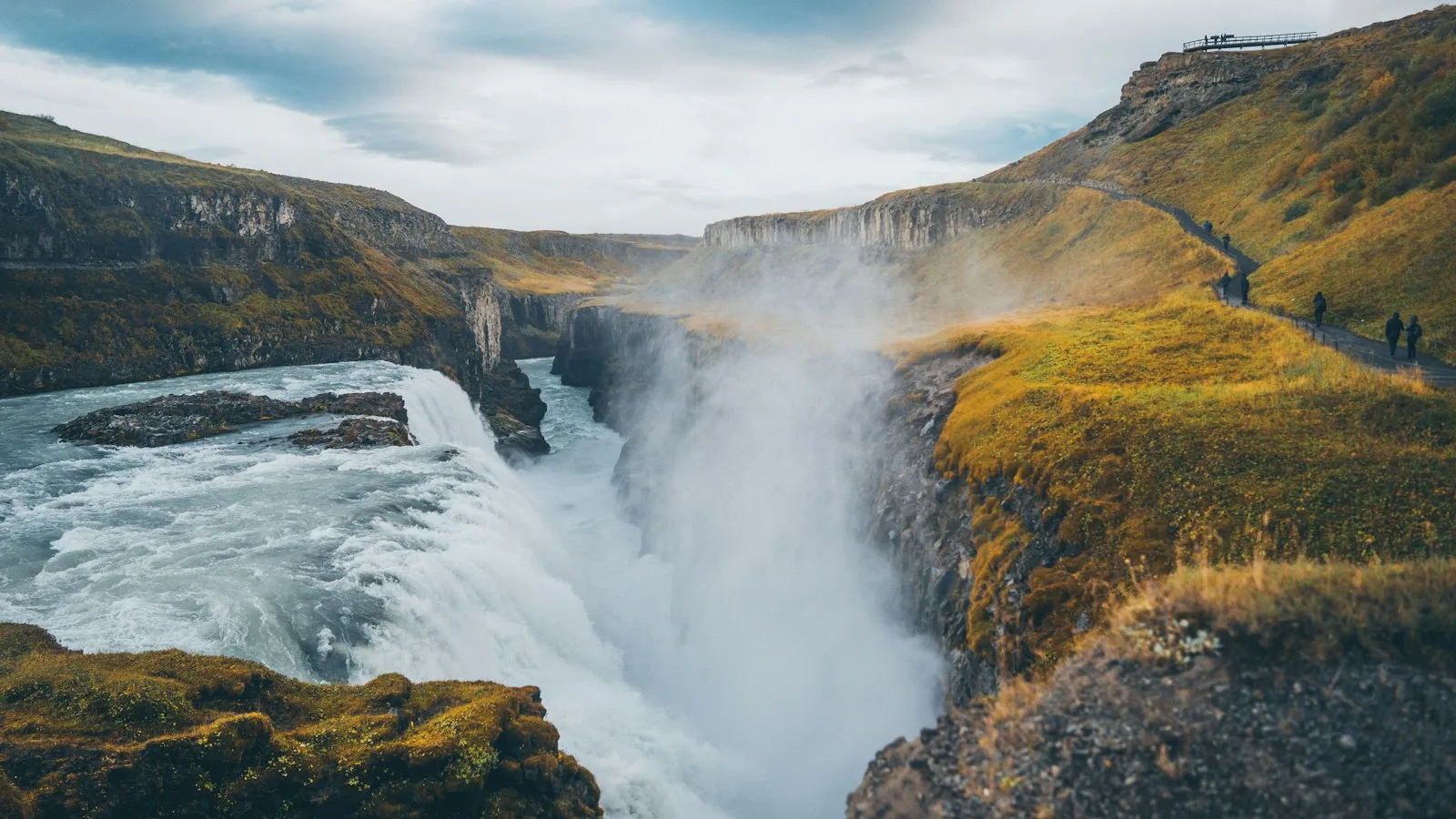 La cascade de Gullfoss et son canyon, sur le Cercle d'or en Islande